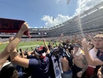 « C’est comme dans un rêve » : avec les supporters parisiens qui ont traversé l’Atlantique pour voir le PSG à New York