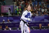 « Je suis profondément honorée », la para-taekwondoïste afghane Zakia Khudadadi obtient la nationalité française