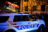 Un Américain fauche mortellement un policier un jour après que son fils de 18 ans a été abattu par la police