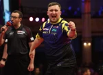 World Matchplay : la vidéo du nouveau trophée remporté à 18 ans par Luke Littler de façon incroyable