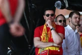 « Je pense que Pierre Sage va continuer » : Lens s’attend à vivre un été mouvementé après sa victoire en Coupe de France