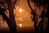 « Ce n’est pas le moment idéal » : un violent incendie frappe l’une des deux raffineries d’Australie