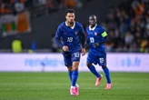 Coupe du monde 2026 : pourquoi Warren Zaïre-Emery n’aura « strictement pas le droit de pénétrer » dans le bar de l’hôtel des Bleus à Boston