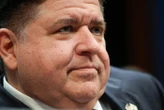 « J’aime jouer aux cartes » : le Gouverneur de l’Illinois, farouche opposant à Trump, gagne 1,4 million de dollars à Las Vegas