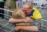 Guerre en Ukraine : Kiev s’indigne du sort d’un de ses soldats, revenu de captivité avec « Gloire à la Russie » gravé sur le ventre