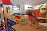 Royaume-Uni : « pincés, giflés, frappés »… Une employée de crèche emprisonnée pour avoir agressé 21 bébés