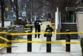 Canada : un policier de 43 ans tué à Toronto lors d’un raid lié à la fusillade du consulat américain, un jeune suspect recherché