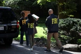Le FBI licencie les agents photographiés à genoux lors des manifestations pour George Floyd il y a cinq ans