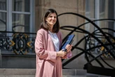 Législative partielle à Paris : la ministre Clara Chappaz pressentie pour défier Dati et Barnier