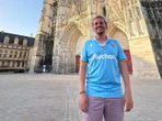 « C’est devenu un objet de spéculation » : ce passionné organise une grande vente de 1 000 maillots de football du monde entier à Troyes