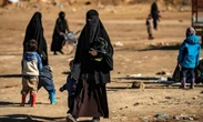 Syrie : la France rapatrie dix enfants et trois femmes qui vivaient dans le nord-est du pays