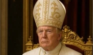 « Ni intelligent ni drôle » : la photo de Donald Trump en pape n’est guère appréciée des catholiques américains
