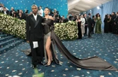 Met Gala 2025 : « Mes pieds sont coincés ! », Kylie Jenner crie de douleur pour décoller ses talons