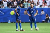 France-Angleterre (4-6) : geste d’humeur et sortie à la mi-temps, ça a chauffé entre Rayan Cherki et Didier Deschamps