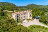 Destruction d’un mas médiéval sur un domaine dont le couple Sarkozy est actionnaire : la justice prononce la relaxe