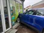 « Un bruit énorme » : au volant d’une Jaguar à 17 ans, il pulvérise la vitrine d’un café