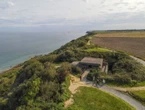 En Normandie, l’érosion du littoral impose la fermeture de l’un des vestiges du Mur de l’Atlantique