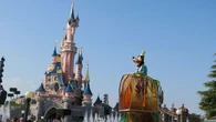Disneyland Paris : un homme en garde à vue après avoir filmé sous une porte dans les toilettes des femmes