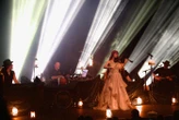 Trois membres de Nightwish, des ambiances folk et celtiques : Auri ouvre la porte d’un autre monde à la Cigale