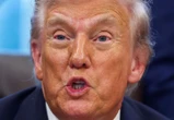 « Étrange de me rétribuer moi-même » : Donald Trump demande au Ministère de la justice de lui verser 230 millions