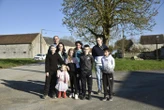 « Nos enfants devront marcher 2 km, sans trottoir et sans lumière » : les parents d’un hameau du Loiret se battent pour obtenir un arrêt de car