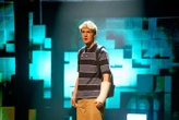 « Cher Evan Hansen » : la comédie musicale à succès de Broadway s’installe à Paris… et c’est une réussite !