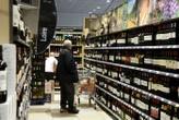 Droits de douane américains sur les vins : les exportateurs français déçus, le gouvernement promet de « ne pas en rester là »