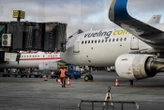 Ados juifs débarqués par Vueling : la compagnie persiste et évoque des témoignages corroborant sa version des faits
