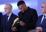 « En tant qu’attaquant, ça signifie beaucoup pour moi »: Kylian Mbappé honoré au Bernabeu pour son Soulier d’or européen
