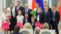 Qui est le couple de Français décoré par Vladimir Poutine pour avoir eu dix enfants ?
