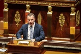 Deux députés sondent leurs électeurs sur le vote de confiance à Bayrou
