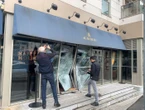 Chaville : une manœuvre ratée et l’automobiliste propulse sa voiture dans la vitrine du restaurant Au Bureau