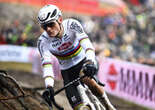 Cyclo-cross : Van der Poel se balade, Van Aert repousse son retour