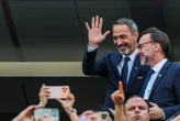 « Et maintenant le Paraguay ! » : quand Youri Djorkaeff se projette sur le 8e de finale de la France avec une photo du Parisien du… 25 juin 1998