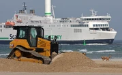 « Son mari est dévasté » : une touriste meurt écrasée sur la plage par un bulldozer « à grande vitesse en marche arrière »