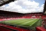 Brassards noirs, minute de silence… Comment Manchester United va rendre hommage aux victimes de l’attentat devant une synagogue