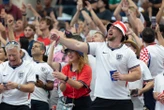 « Les bénévoles ne contrôlaient personne » : les fans anglais dénoncent des fraudes au billet à la Coupe du monde, la Fifa dément