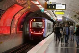 Le nouveau métro de Paris retrouve son anneau lumineux... qui dérangeait les conducteurs