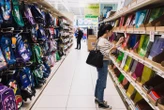 Cahiers, stylos, cartables… Pourquoi les prix des fournitures scolaires restent encore chers cette année