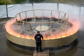 La flamme de la vasque des JO se refait une beauté près de Nantes, avant son retour à Paris