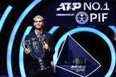 « Très fier et très heureux »: en 2025, Carlos Alcaraz au sommet du tennis mondial