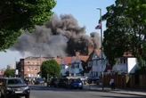 Un spectaculaire incendie ravage un supermarché casher à Londres