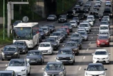Pollution à l’ozone en Île-de-France : les autorités recommandent d’éviter de prendre le volant ou de rouler 20 km/h moins vite