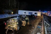 Accident de bus sur l’autoroute A6 : un policier hors service décédé, enquête pour homicide et blessures involontaires ouverte