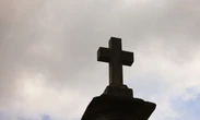 « On tue des chrétiens, le monde se tait » : environ 500 personnes manifestent à Paris contre la « christianophobie »