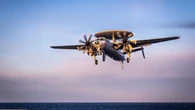 « Une situation sans précédent » : comment l’équipage d’un avion de la Marine en feu est parvenu à atterrir sur le « Charles de Gaulle »