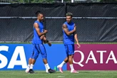 Coupe du monde : quand Désiré Doué apprend un nouveau dribble à Michael Olise à l’entraînement des Bleus