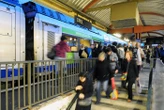 « Il disait qu’il suffisait de taper son nom sur Google » : un ex-footballeur frappe trois policiers dans un train