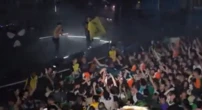 Un rappeur du groupe Kneecap inculpé pour offense terroriste après avoir brandi un drapeau Hezbollah sur scène