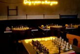 « Certains de nos clients venaient de loin » : le Blitz Society ouvre une nouvelle adresse à Paris pour les amateurs d’échecs